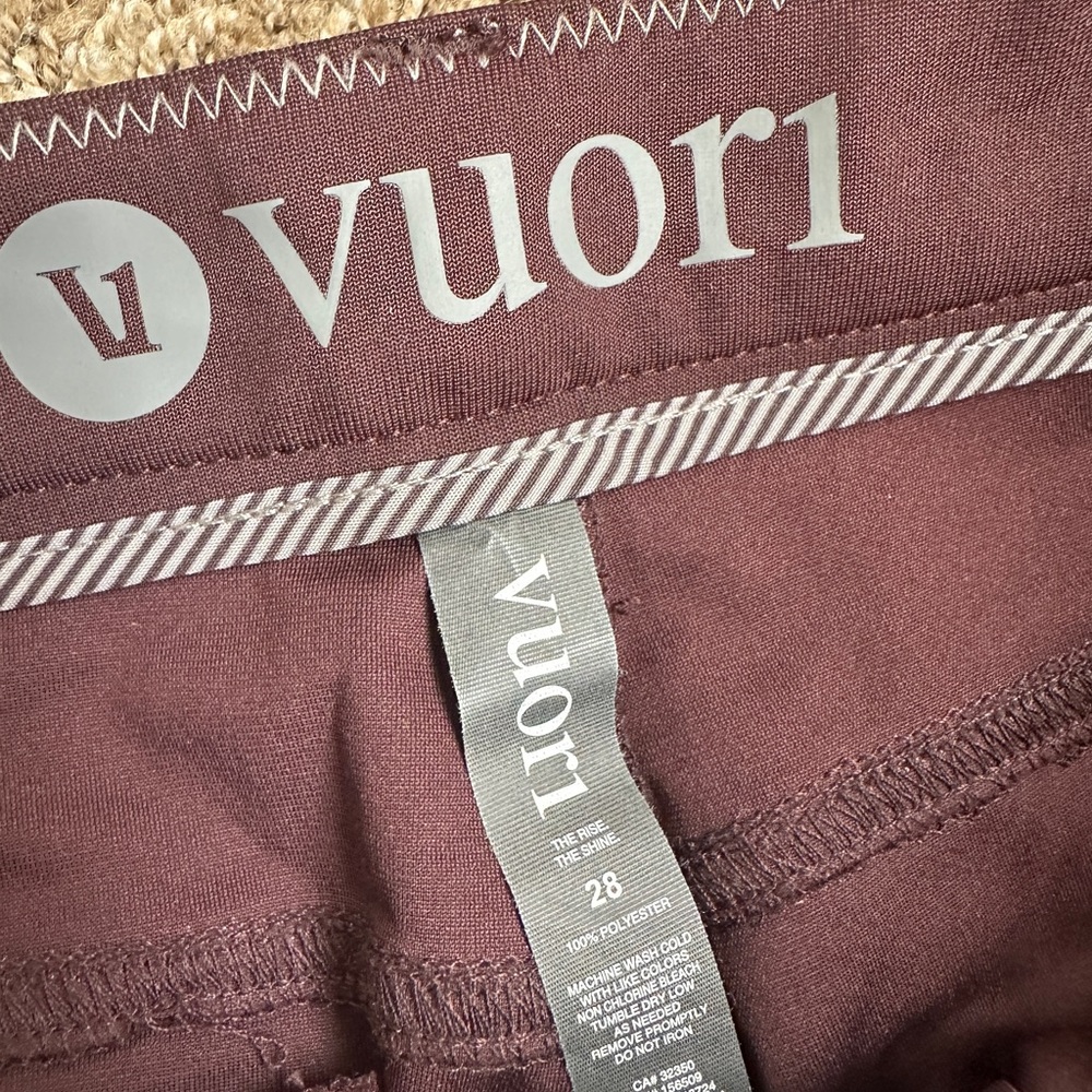 Vuori Men's Meta Pant in Color Oxblood Size 28 - Picture 5 of 7